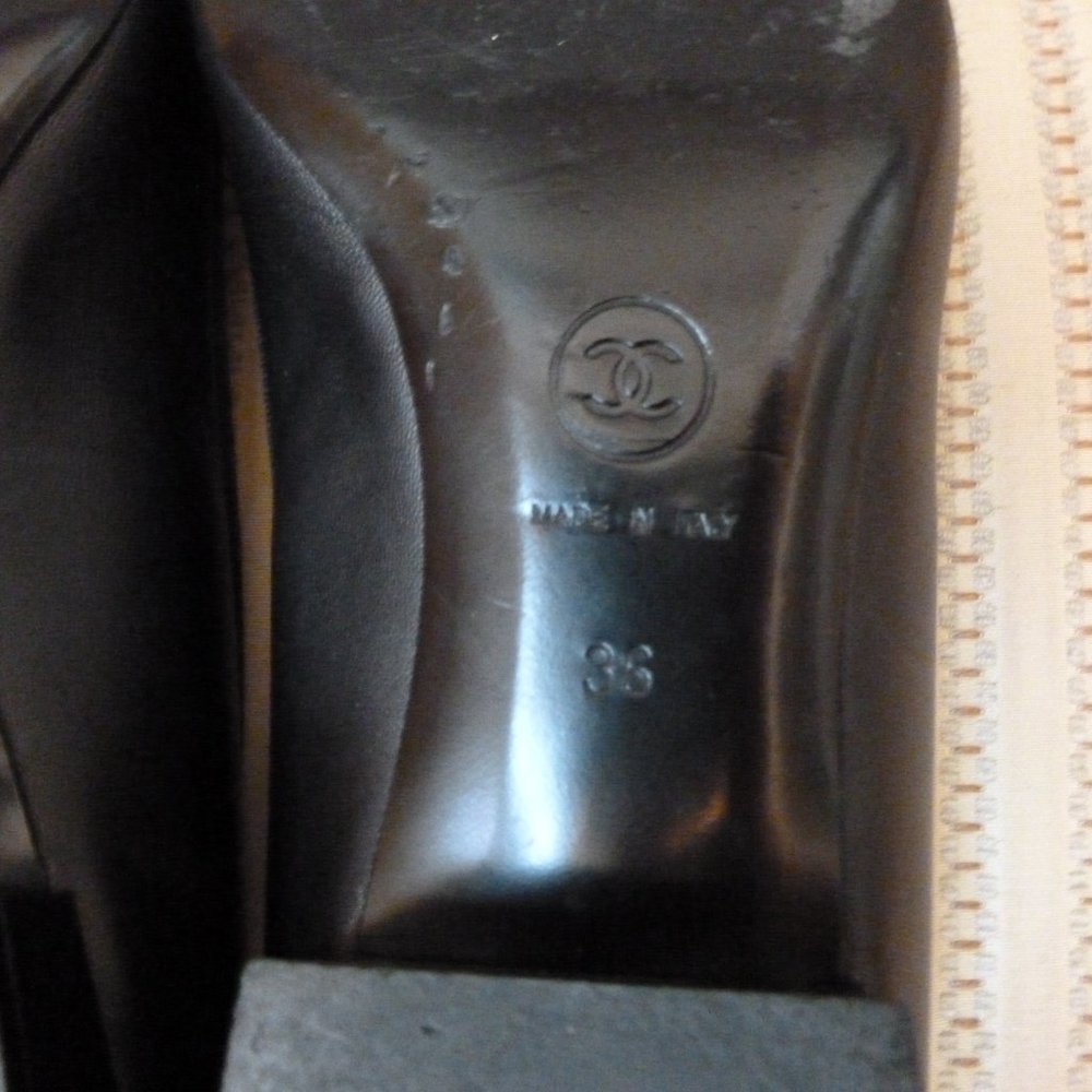 Chanel CC Logo Camellia Flower Low Heel Pumps - Picture 10 of 11